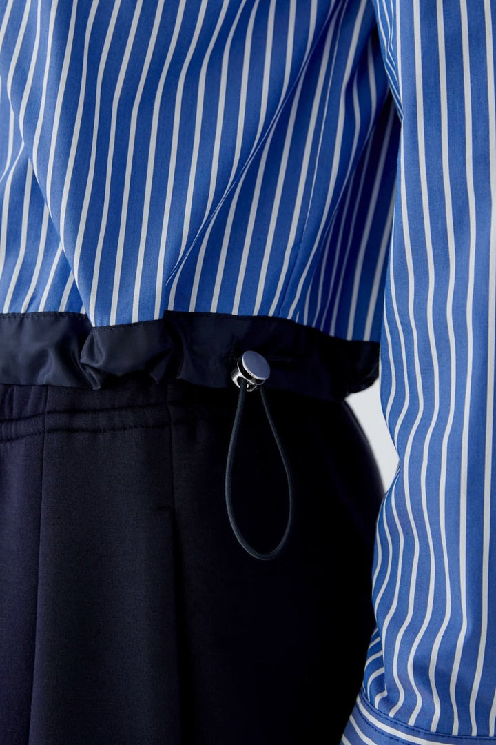 Chemise courte à rayures vue de face pour femme Oui