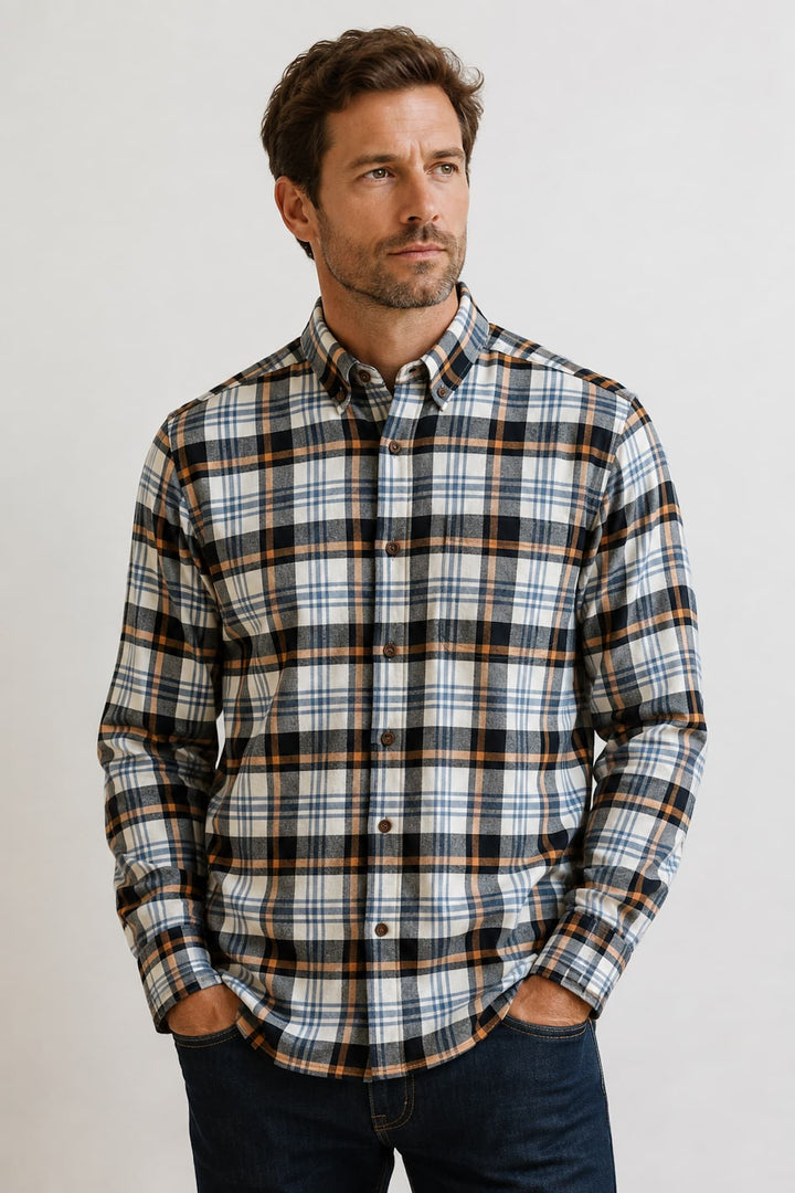 Vue de côté chemise flanelle à carreaux Eton pour homme bleu-rouge détails boutons - Valérie Simon