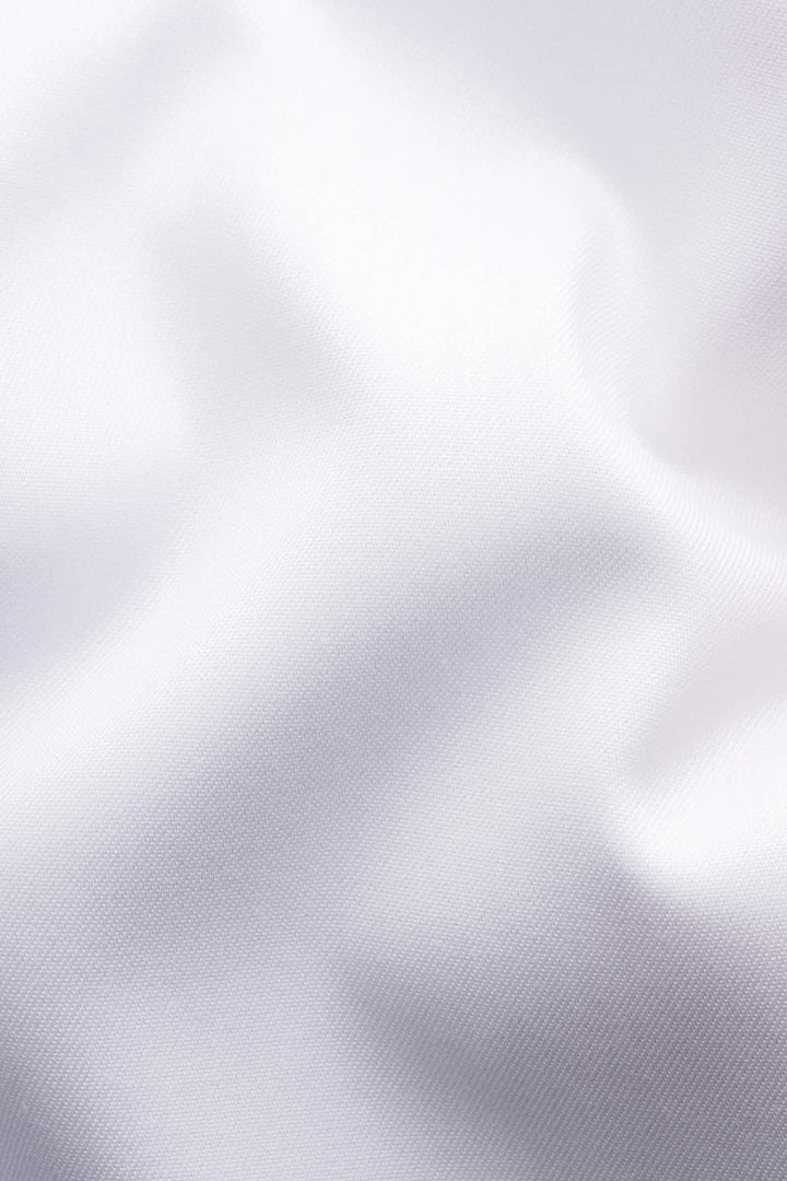 Vue de face chemise habillée Eton homme blanche détails floraux contrastants - Valérie Simon