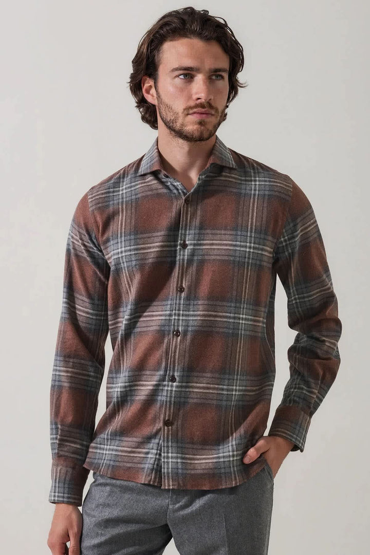 Chemise sport à carreaux en flanelle de coton vue de face pour homme Patrick Assaraf