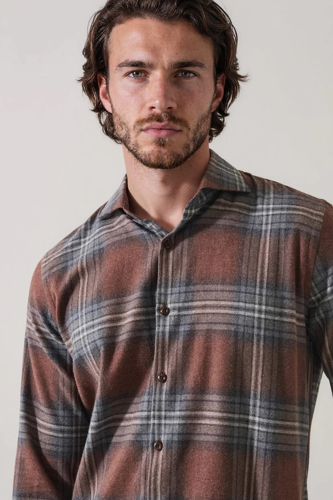 Chemise sport à carreaux en flanelle de coton vue de face pour homme Patrick Assaraf
