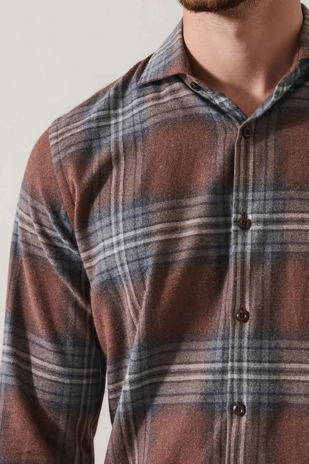 Chemise sport à carreaux en flanelle de coton vue de face pour homme Patrick Assaraf