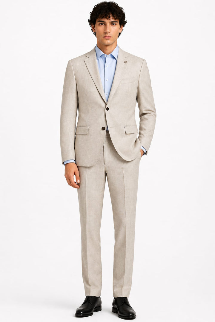 Full-length textured side view of the Lief Horsens men&