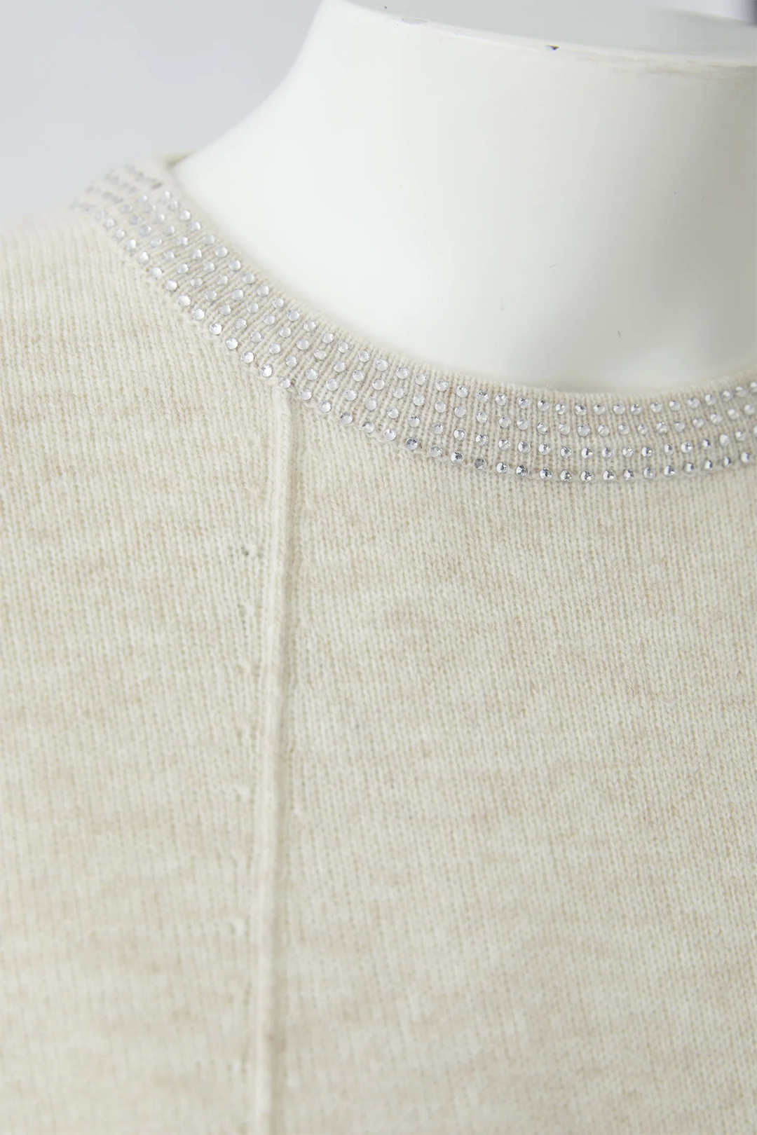 Chandail en maille fine avec col orné