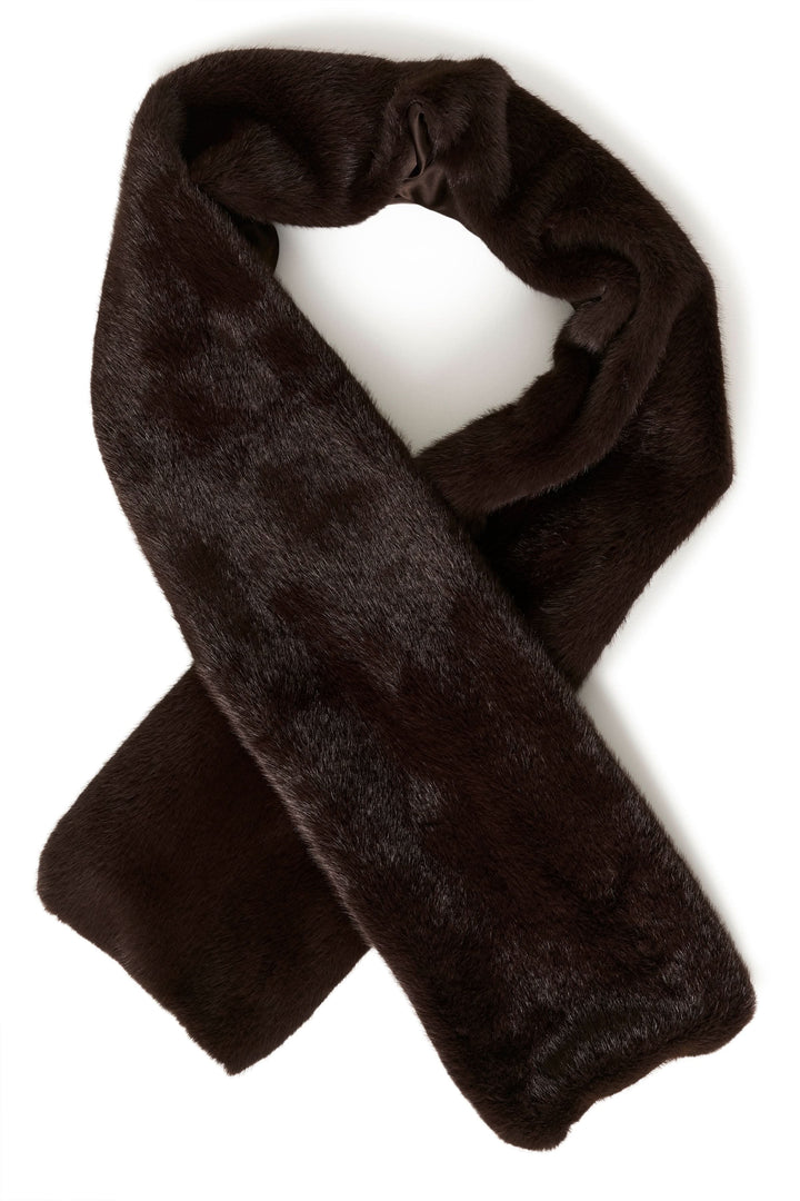 Zabelle scarf in soft, voluminous faux fur, front view, for women Inwear