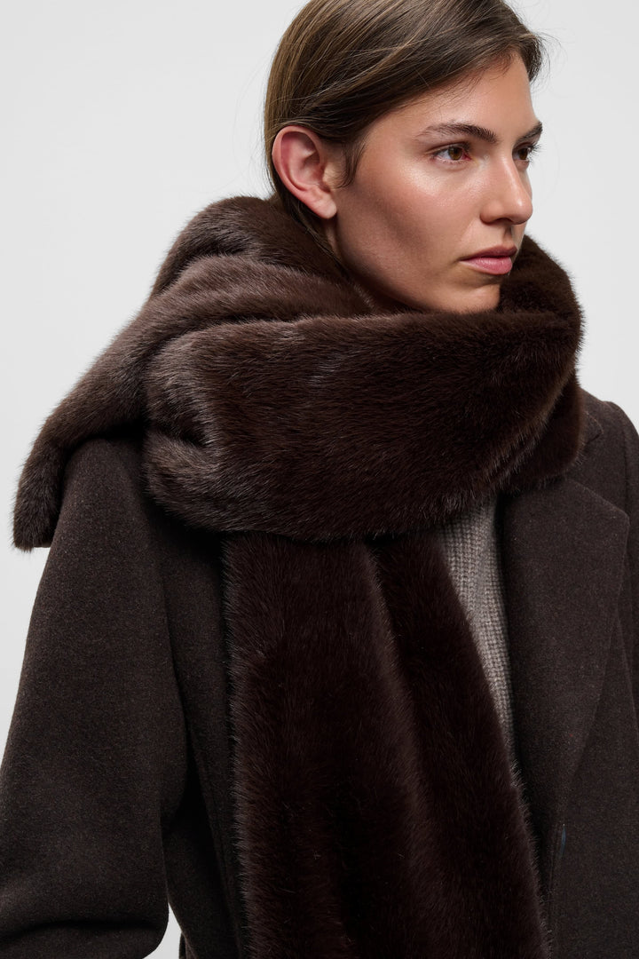 Zabelle scarf in soft, voluminous faux fur for women Inwear