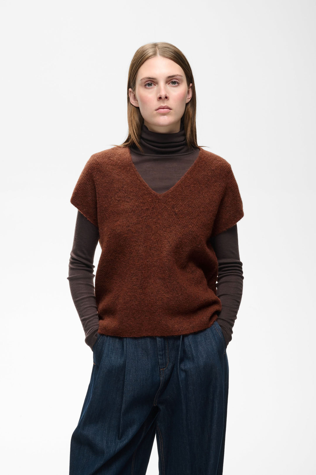 Guna sleeveless knit V-neck jacket 