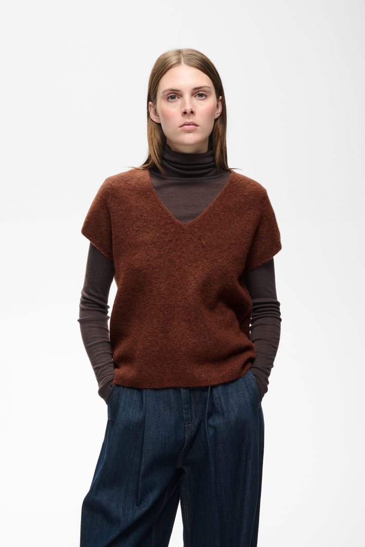Guna sleeveless knit V-neck jacket 