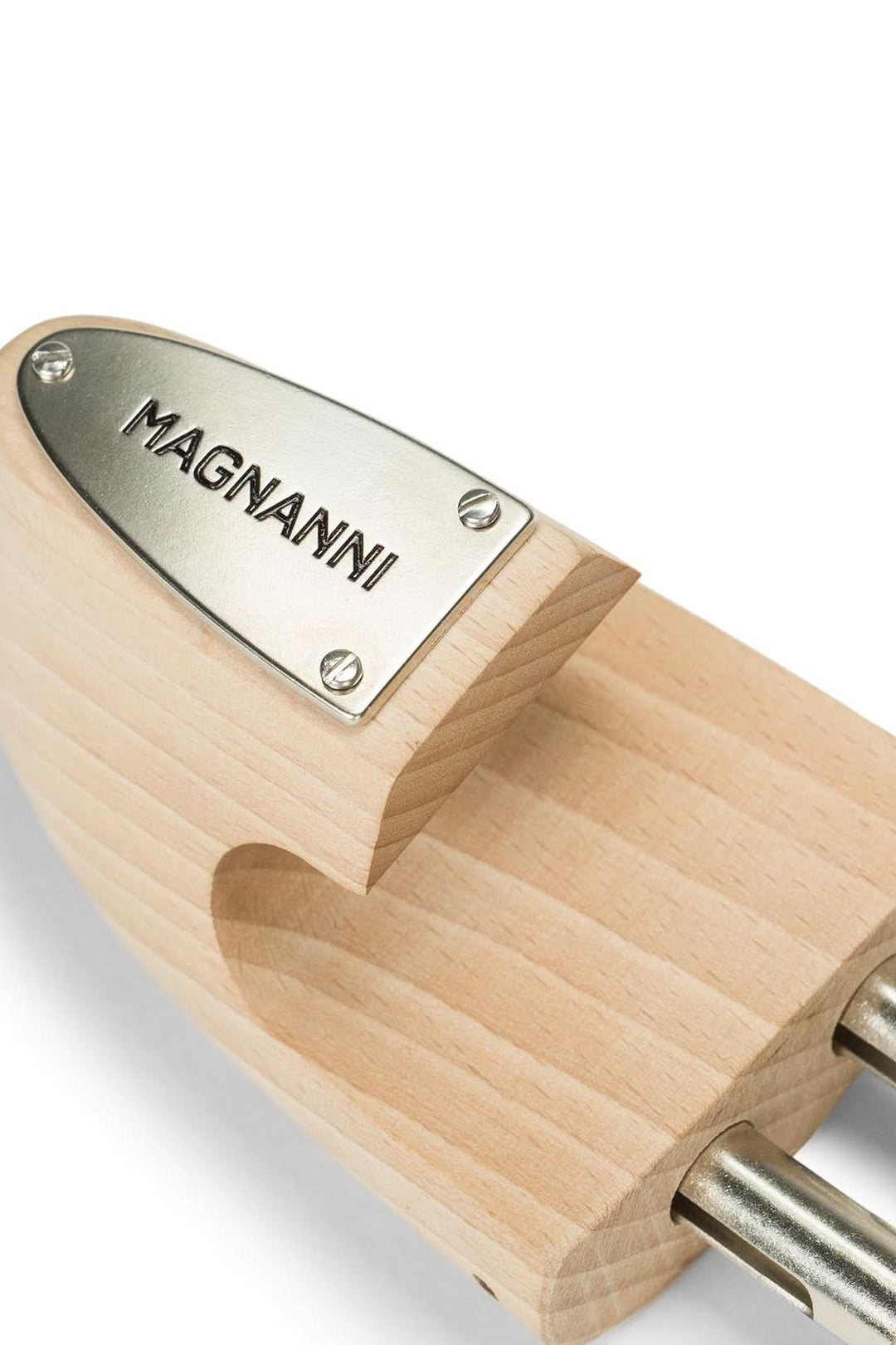 Embauchoir en bois de hêtre européen Magnanni pour préserver chaussures, absorbe humidité et prolonge la durée de vie du cuir.