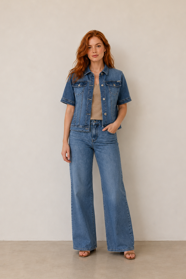 Short-sleeved denim jacket