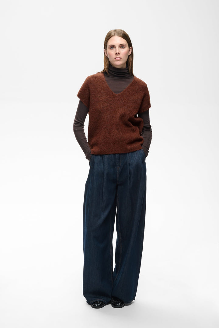 Guna sleeveless knit V-neck jacket 
