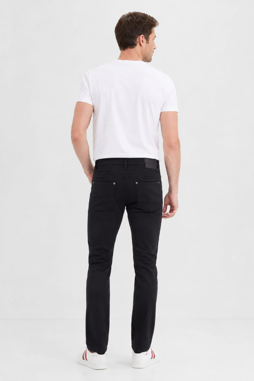 Vue de dos jean cinq poches coupe moderne noir Black Bull pour homme - Valérie Simon