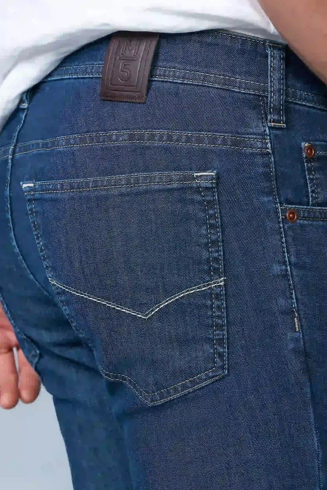 Side view of the M-5 modern men&