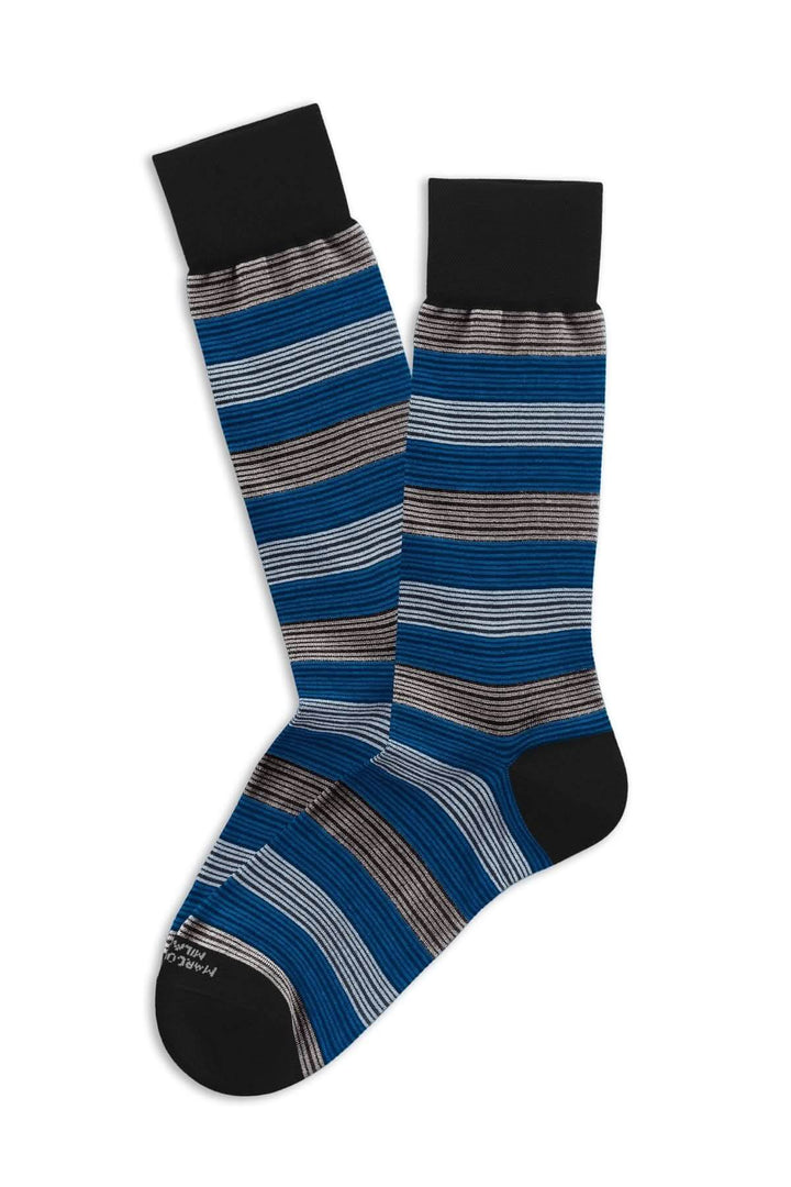 Bas à rayures bleues et grises, confortables et modernes, parfaits pour un style décontracté ou professionnel.