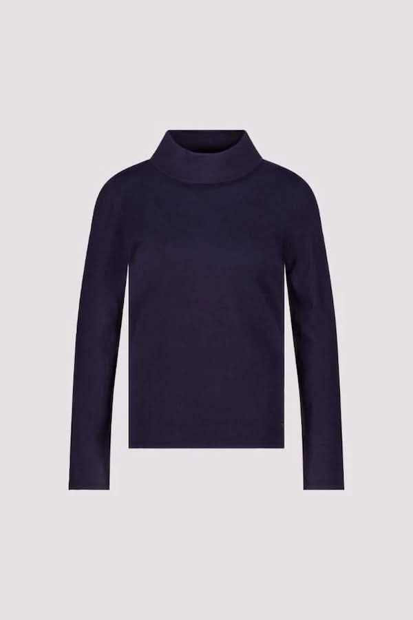Chandail à col montant ajusté en tricot doux, coupe féminine et moderne, idéal pour un look élégant et minimaliste.