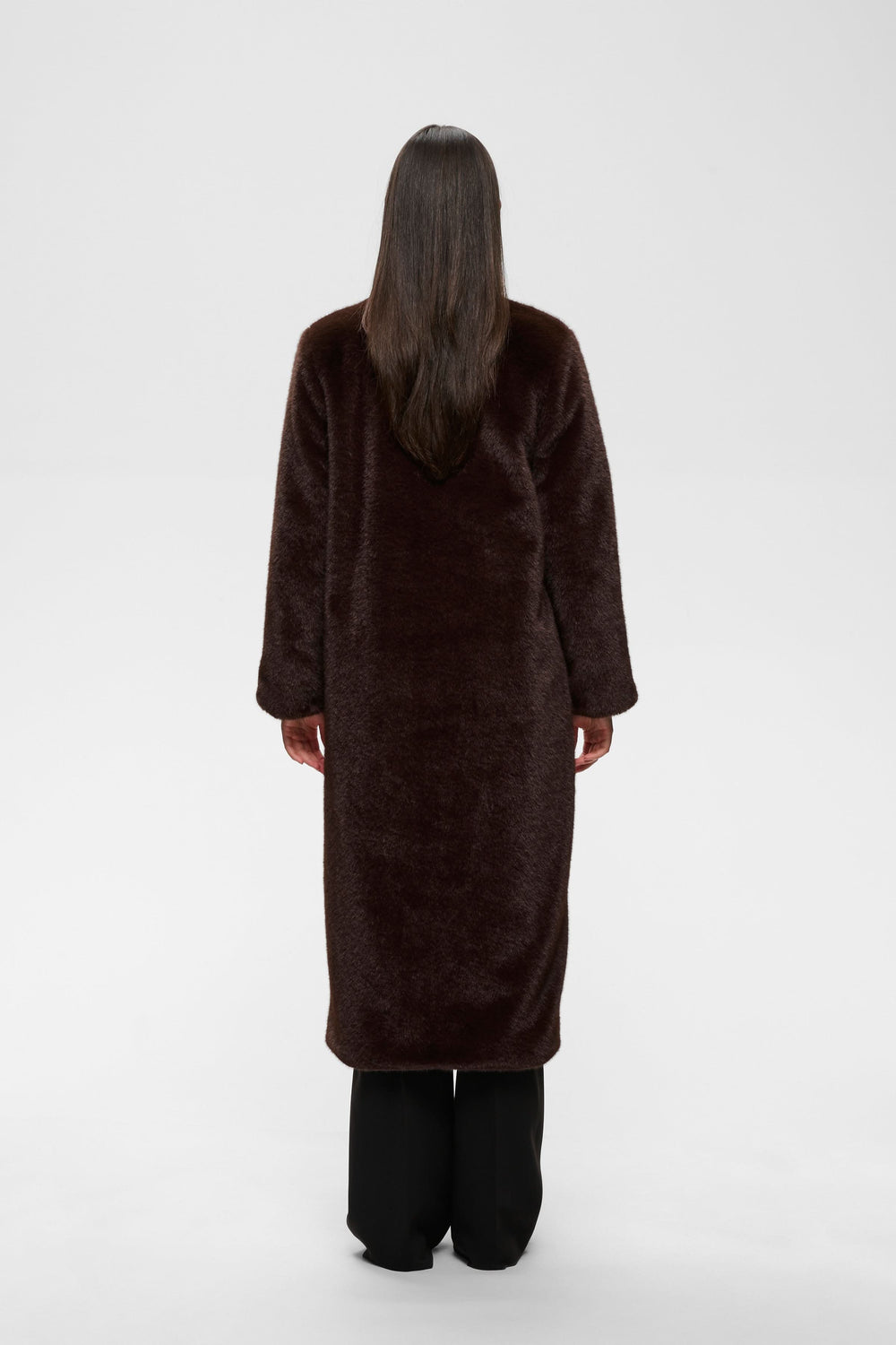 Women's Zabelle long faux fur coat with round neck Inwear