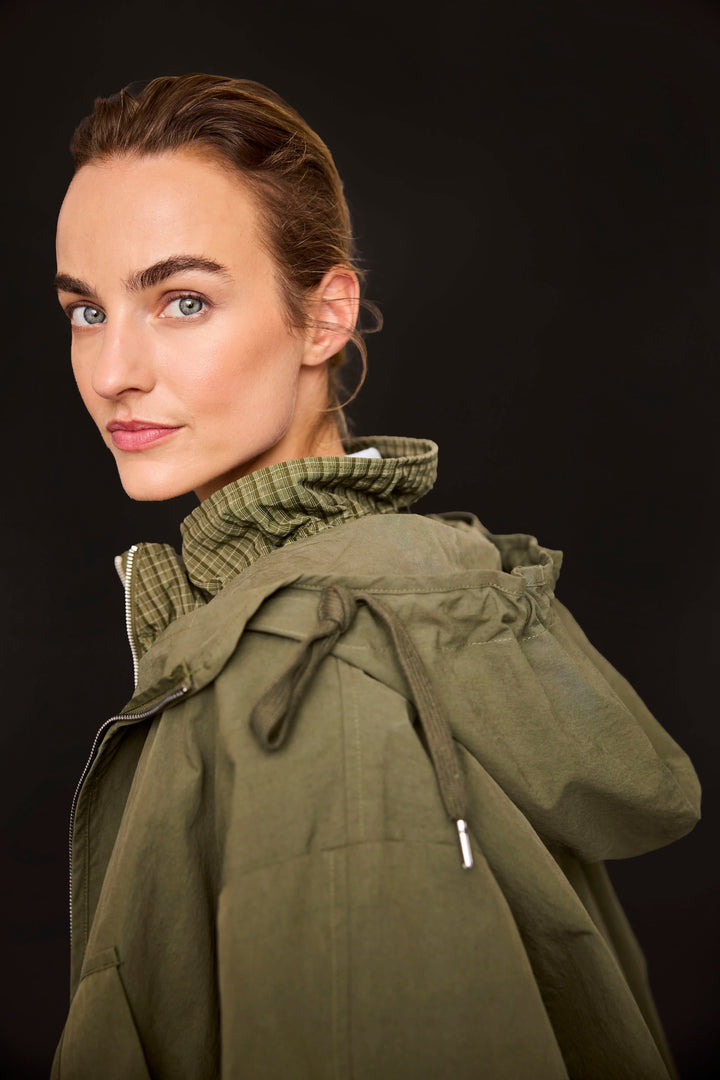 Manteau Paddy court à capuchon JC SOPHIE femme gris vue de face avec poches et capuche - Valérie Simon