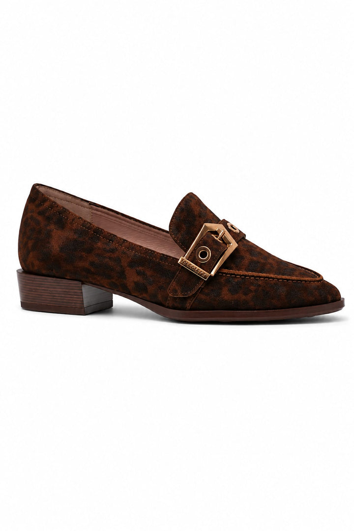 Mocassins Turin noirs à talon avec boucle métallique vue de face pour femme Hispanitas