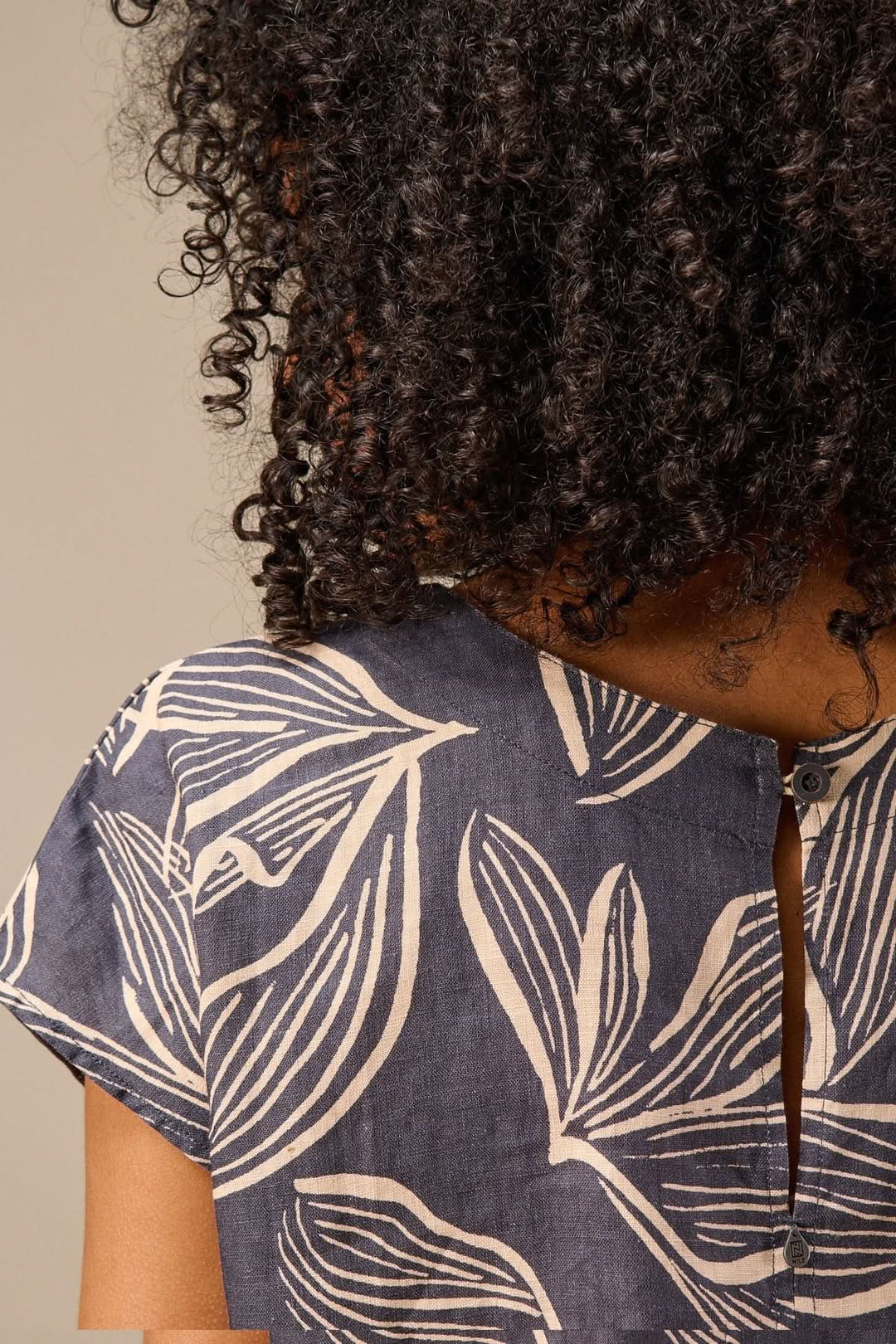 Short-sleeved printed blouse
