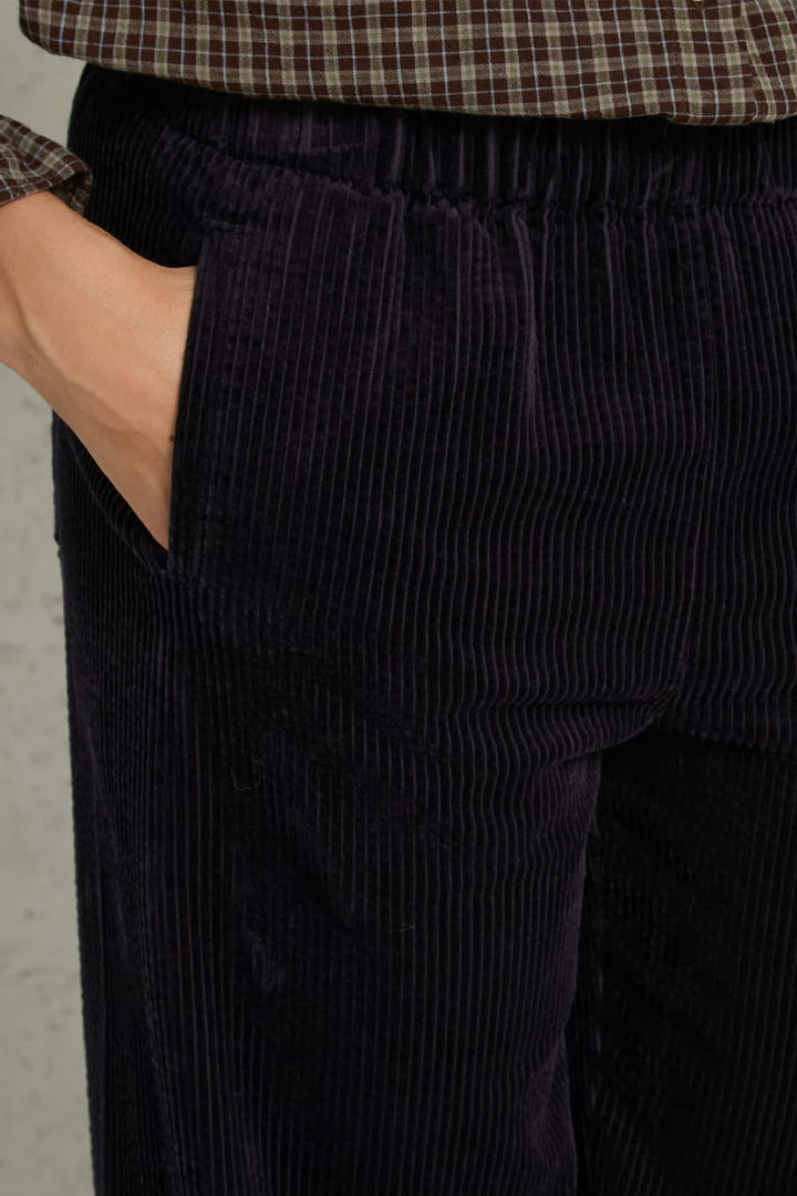 Vue de côté pantalon large velours côtelé beige femme JC SOPHIE - Valérie Simon