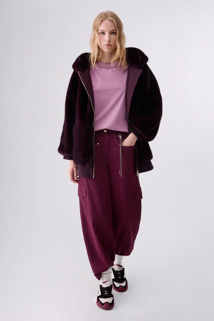 Pantalon cargo à jambe large vue de face pour femme liujo