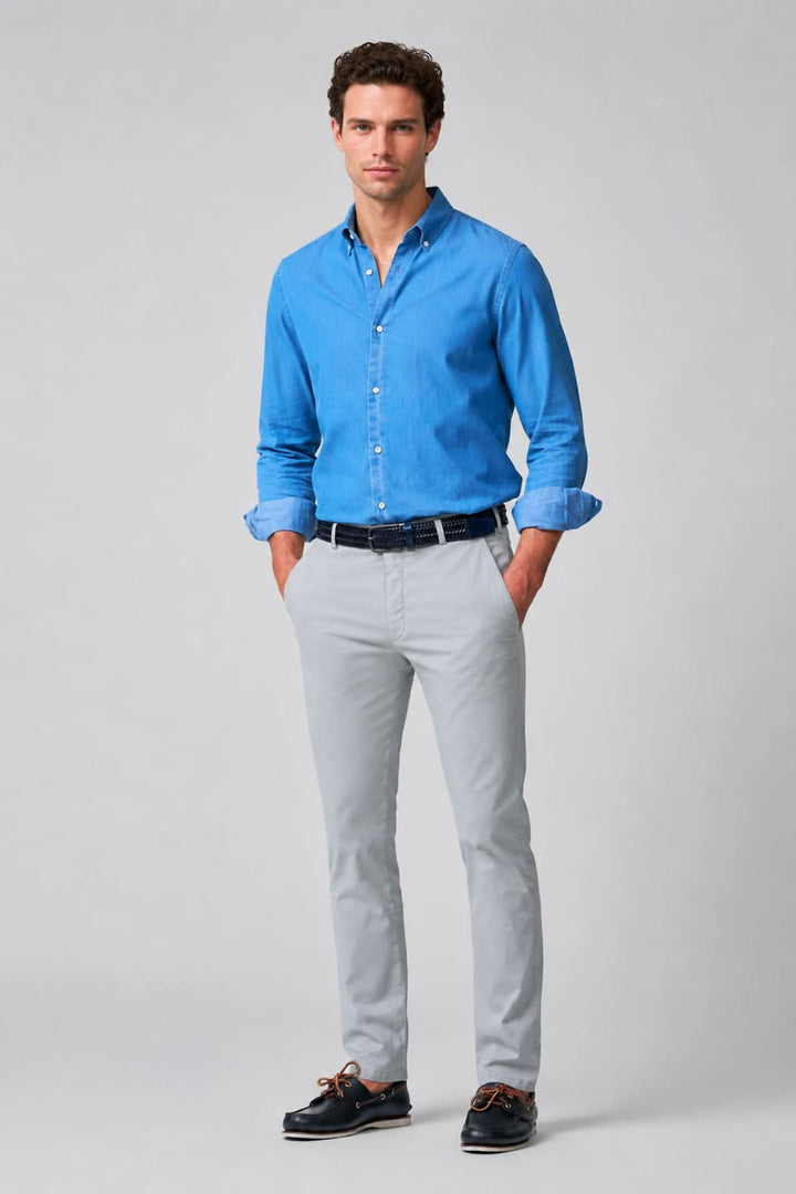 Side view of the Meyer slim-fit beige chino pants for men - Valérie Simon