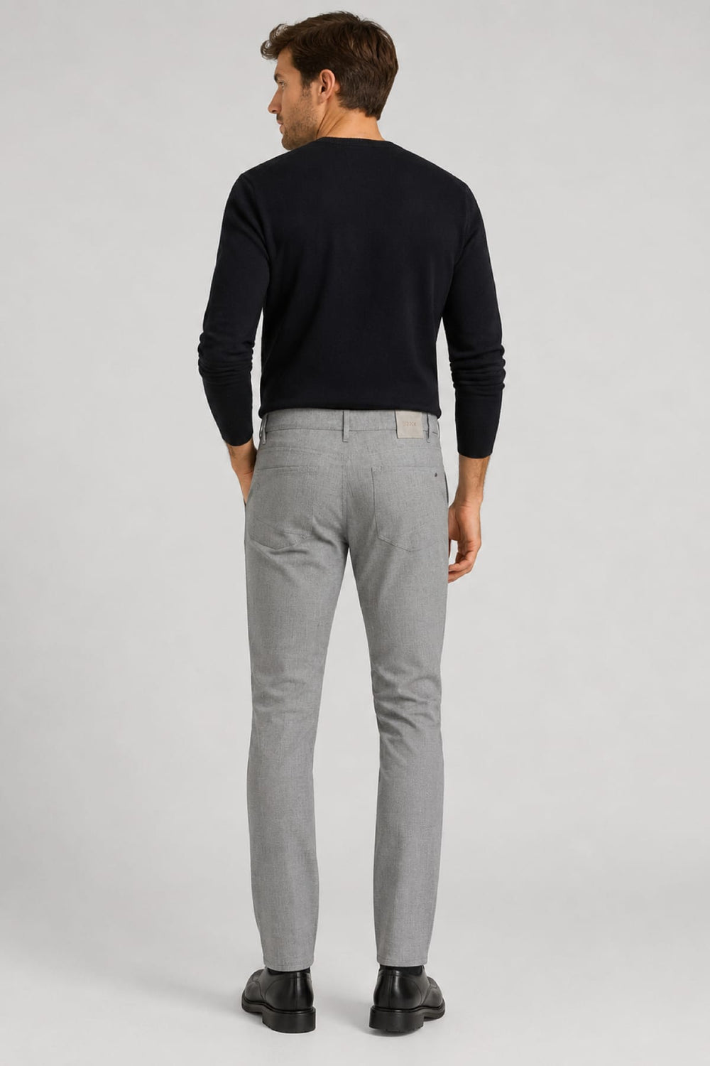 Side view of Brax men's gray chinos with side pockets - Valérie Simon