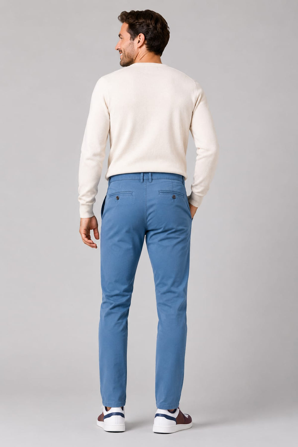 Front view of the modern blue Meyer chino pants for men with a contrasting belt - Valérie Simon