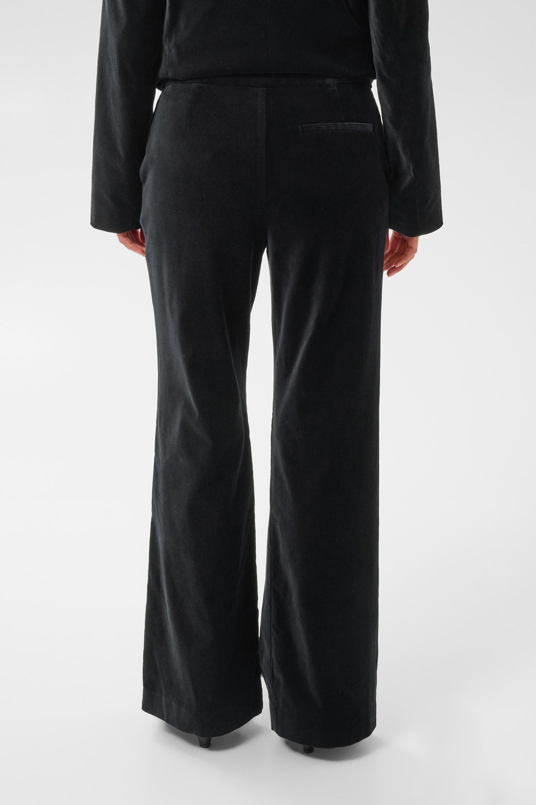 Pantalon Daimi en velours vue de face pour femme Part Two