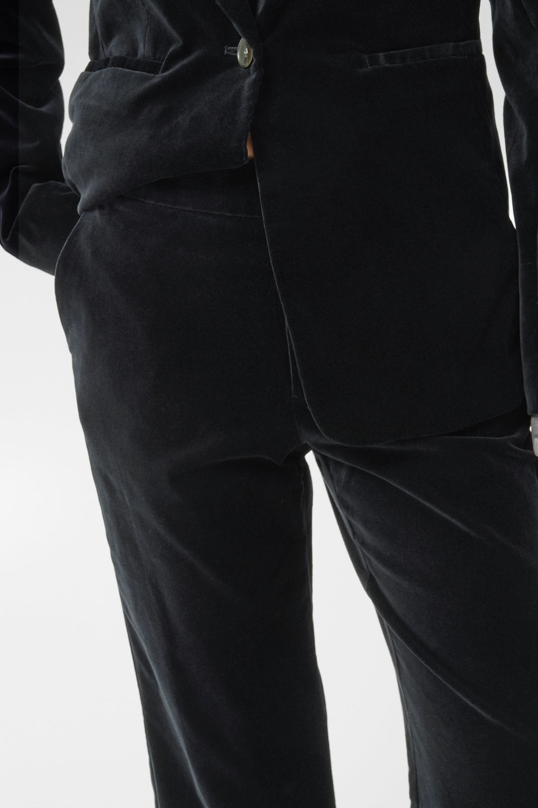 Pantalon Daimi en velours côtelé marron vue de face pour femme Part Two
