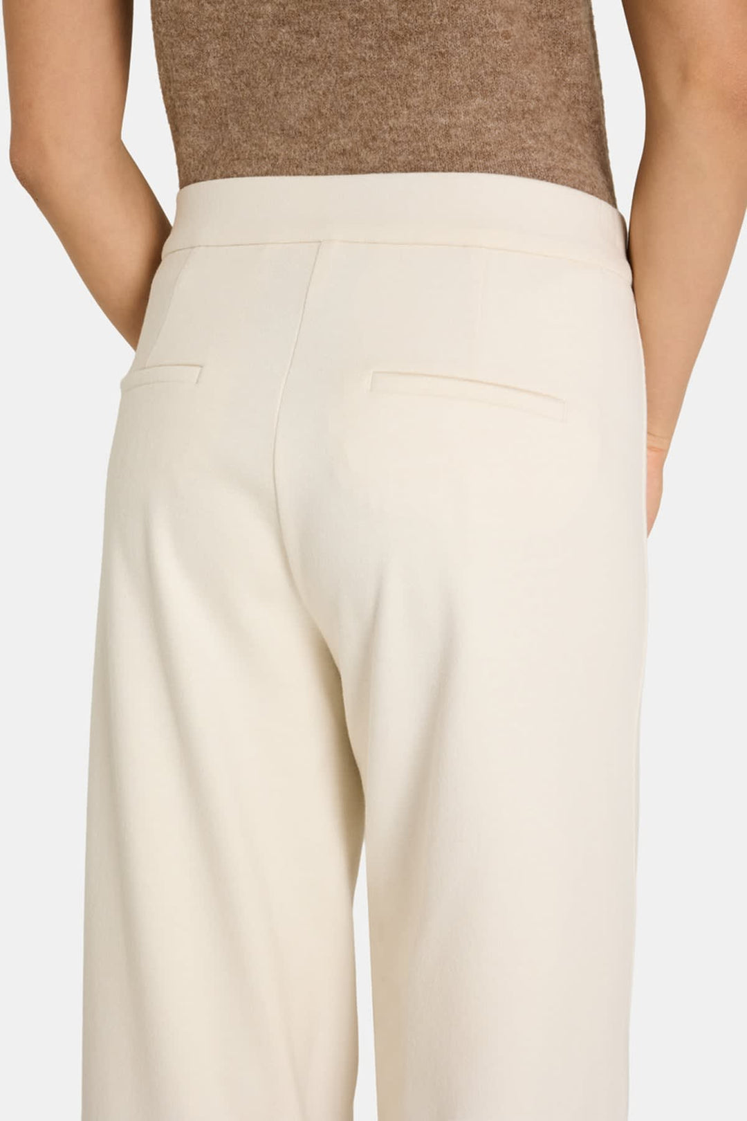 Front view of the Cambio Amber elegant pants for women