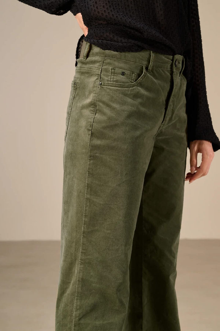 Nile women&