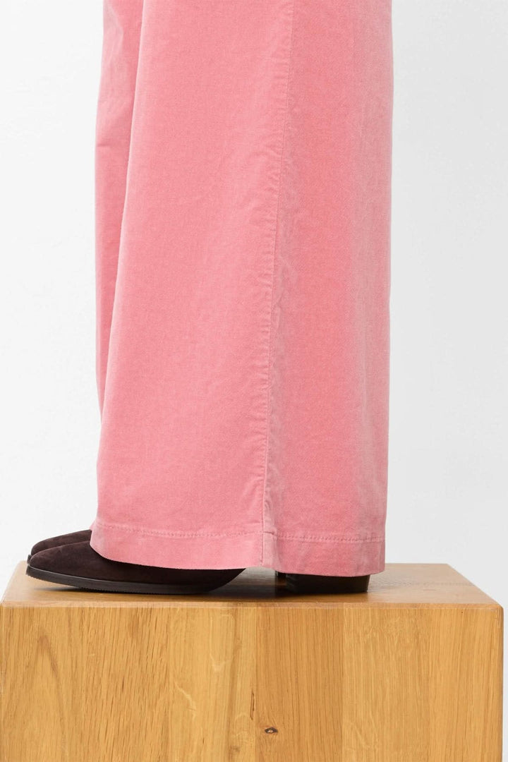 Pantalon jambe large en velours MAINE vue de face pour femme Brax