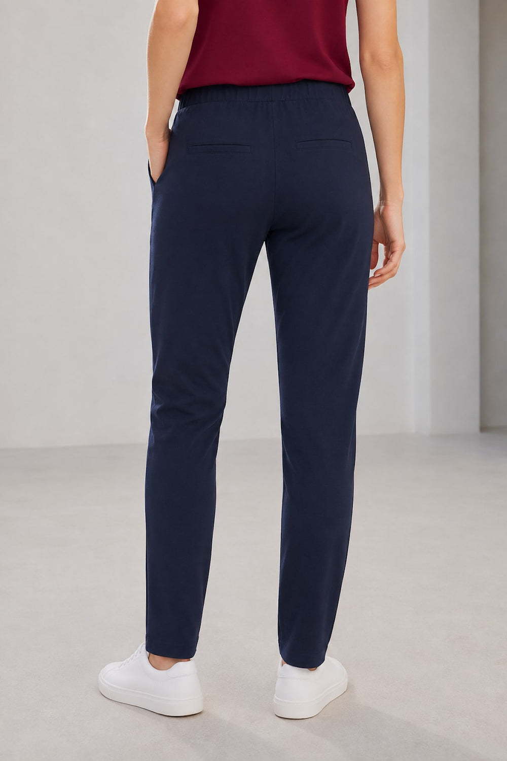 Pantalon jogging Prisley à coupe fuselée vue de face pour femme kennys