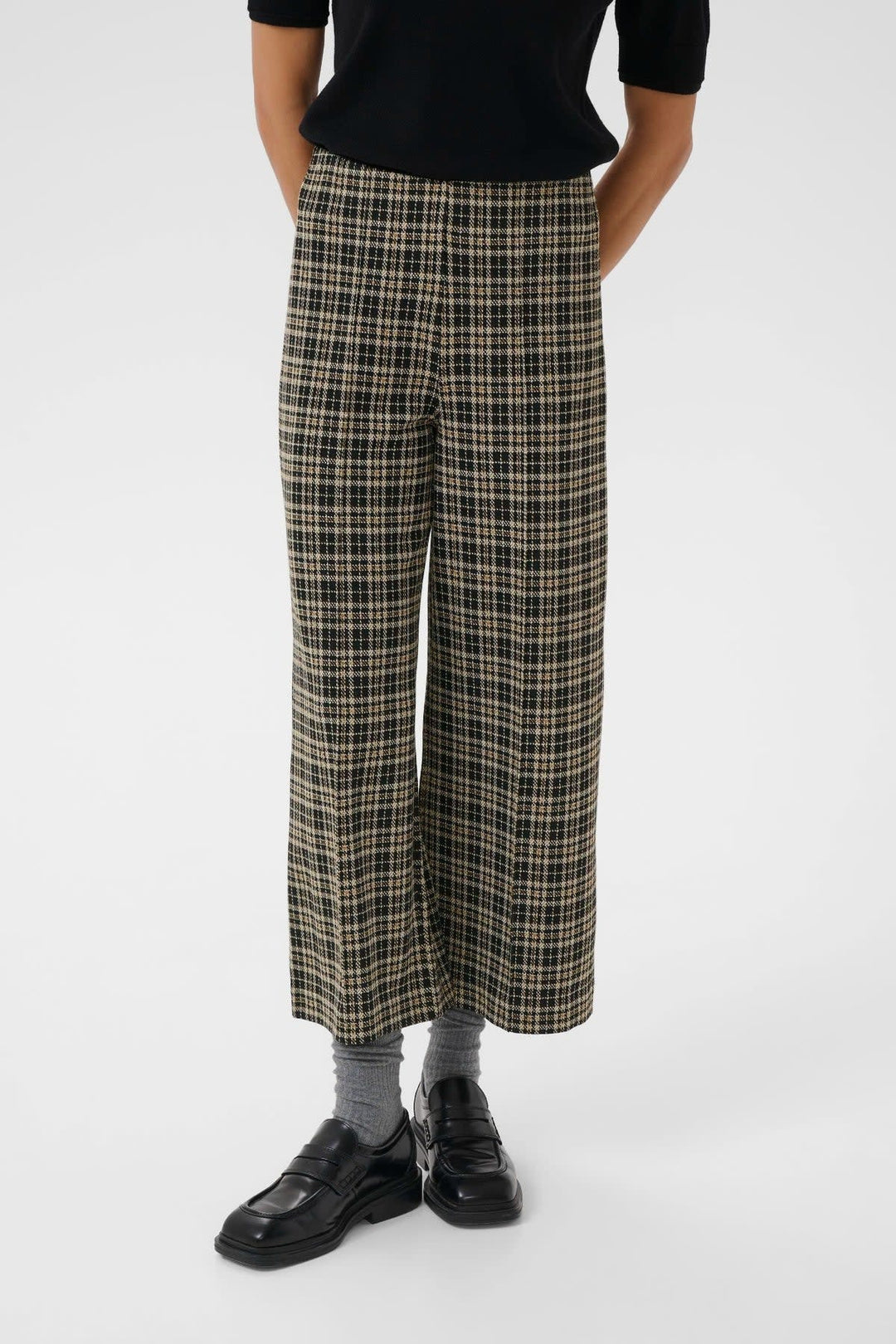 Pantalon large à carreaux vue de face pour femme Part Two