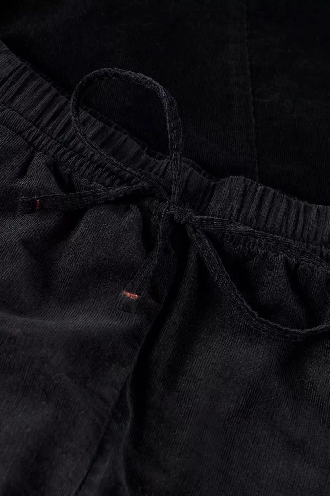 Pantalon large Leona en velours côtelé à taille élastique vue de face pour femme White Stuff