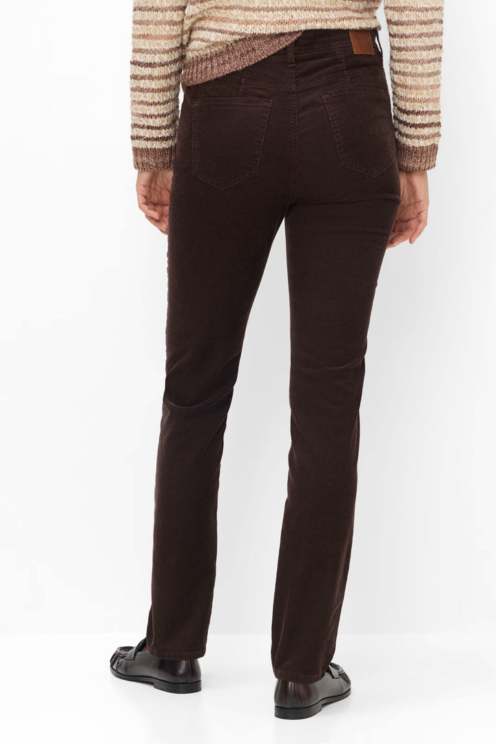 Pantalon Mary en velours côtelé à coupe droite vue de face pour femme Brax