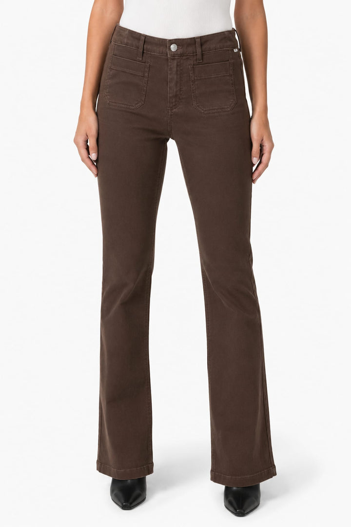 Pantalon Mary évasé à poches plaquées vue de face pour femme Brax