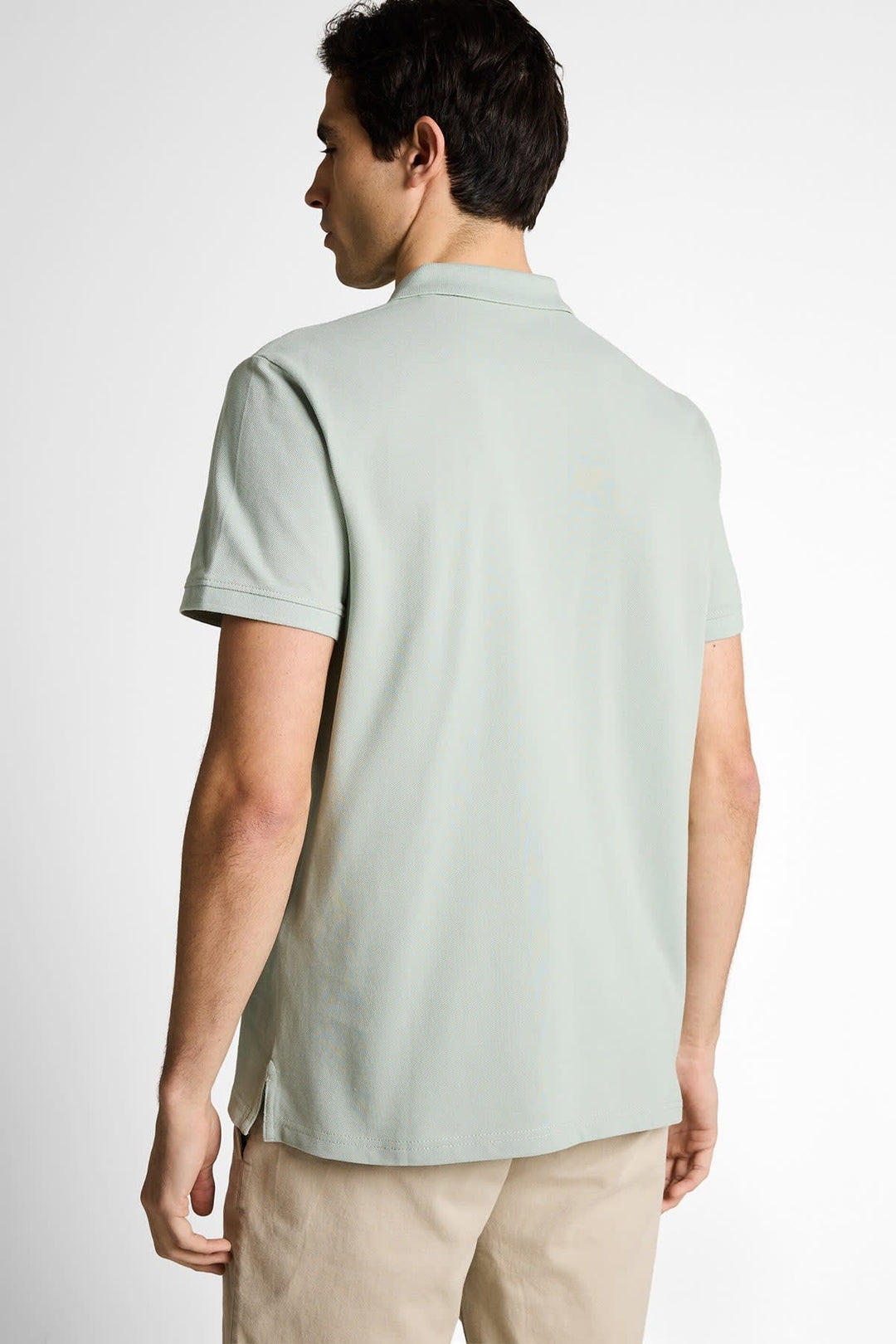 Front view of a white Tom Tailor men&