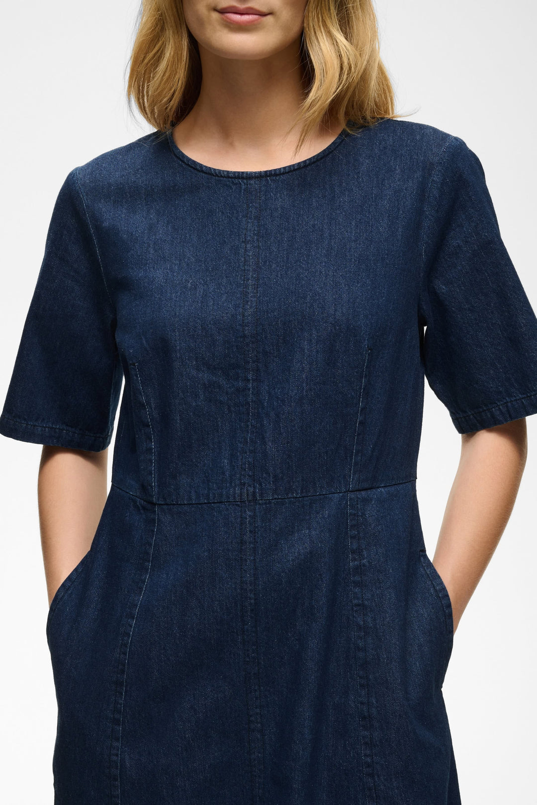 Robe courte en denim vue de face pour femme Part Two