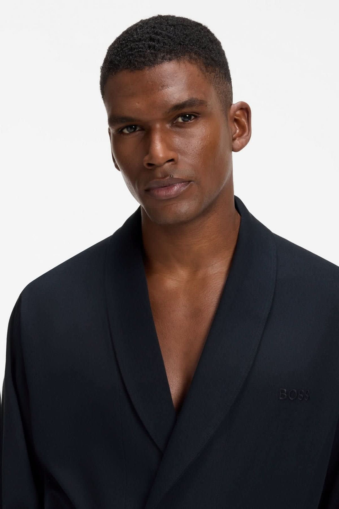 Robe de chambre à col châle et ceinture vue de face pour homme Hugo Boss