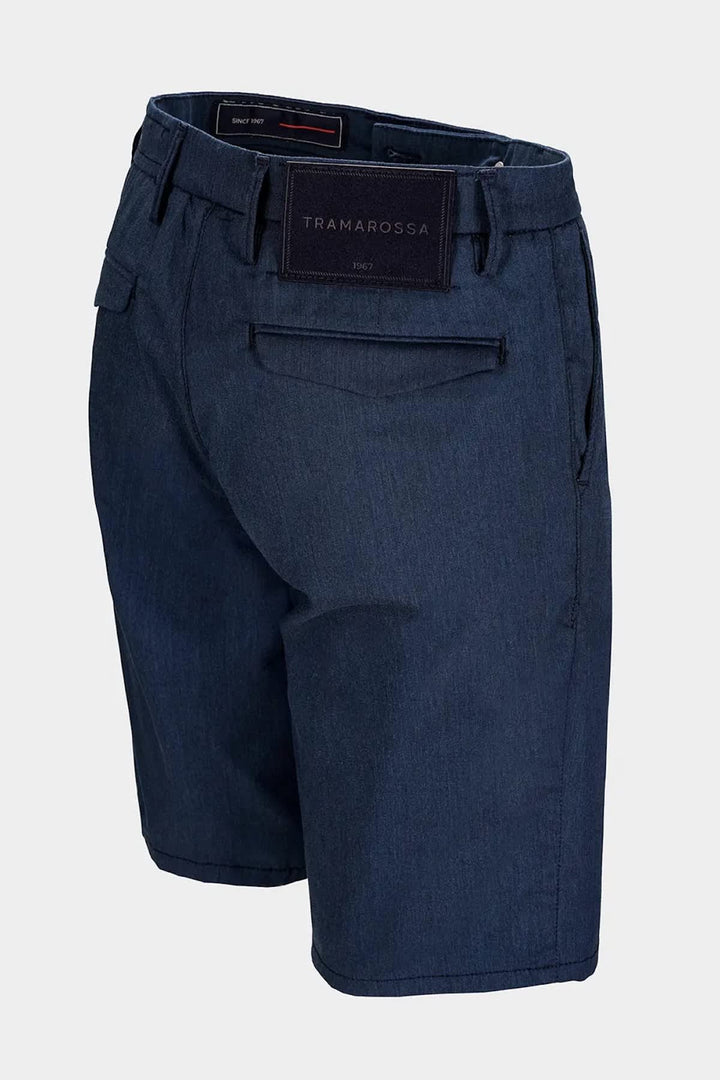 Vue latérale short extensible effet denim bleu Tramarossa homme avec détails coutures - Valérie Simon
