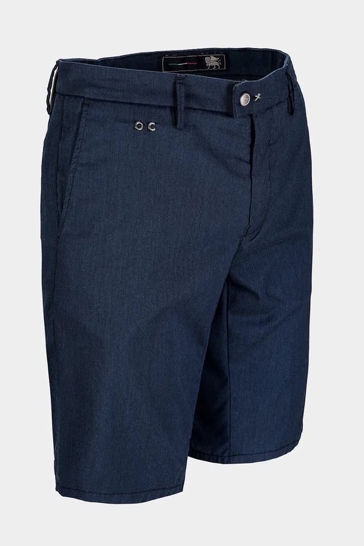Vue de face short effet denim extensible Tramarossa pour homme bleu avec détails coutures - Valérie Simon