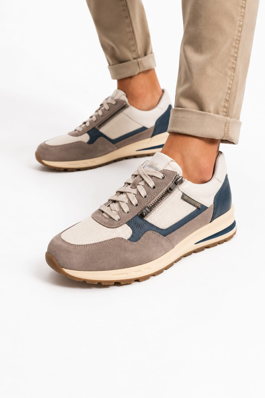 Vue de côté sneaker Bradley Mephisto homme blanc et gris avec lacets et détails cuir - Valérie Simon