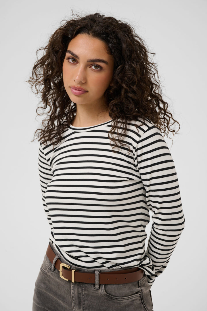 Front view of Kaffe women&