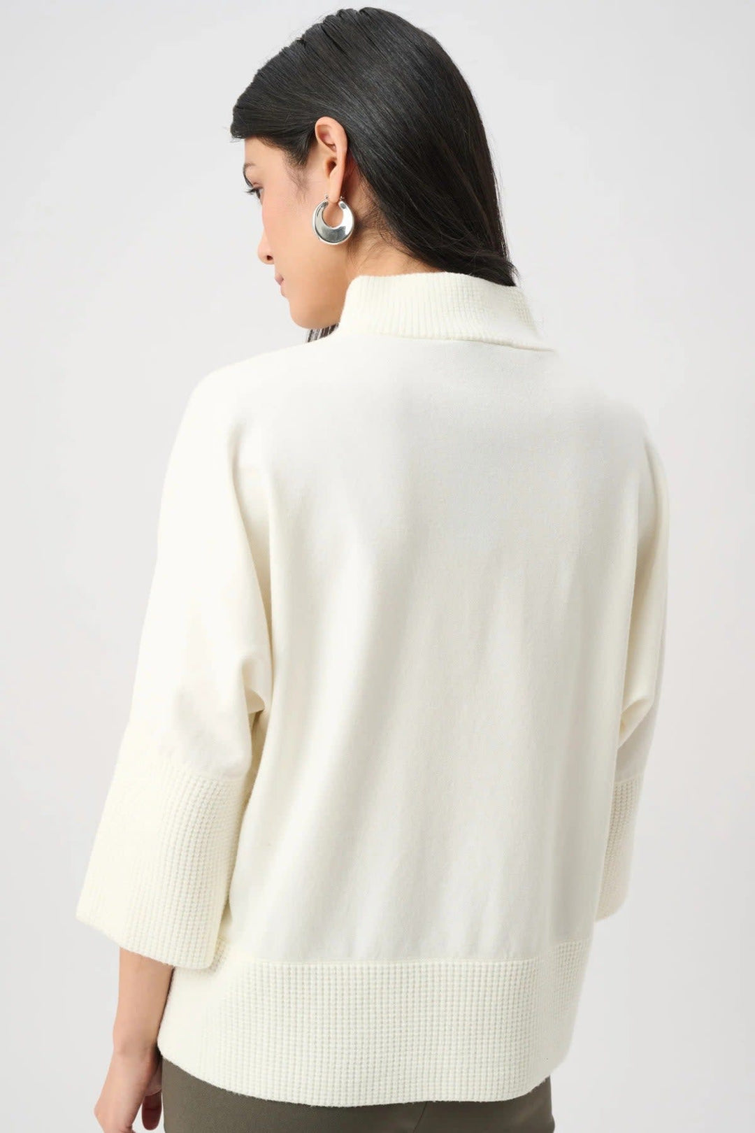 Vue de face tricot texturé Joseph Ribkoff femme beige détail motif Valérie Simon