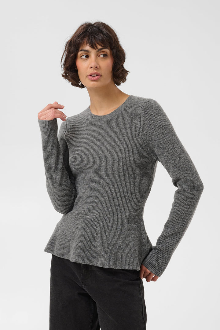 Tricot ajusté à bas évasé Carina vue de face pour femme Part Two