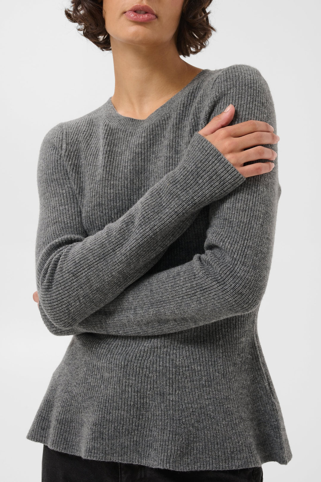 Tricot ajusté Carina à bas évasé vue de face pour femme Part Two