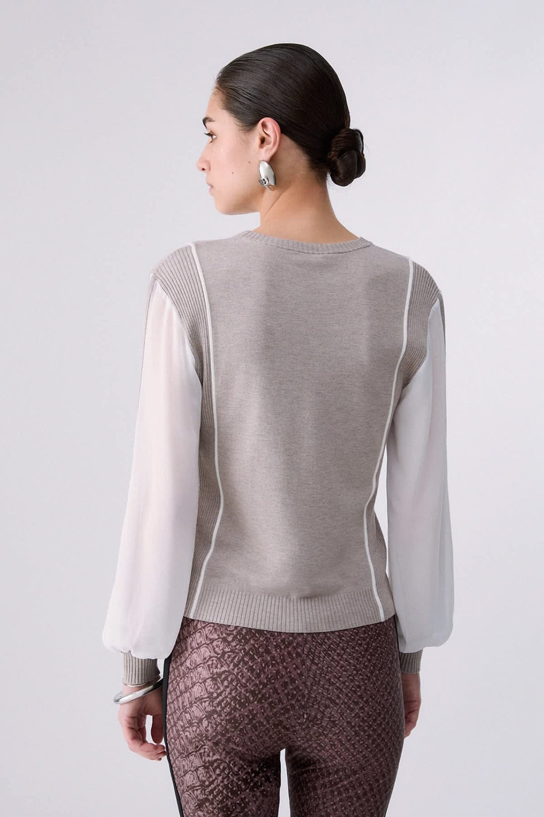 Two-material knit with contrasting sleeves for women liujo
