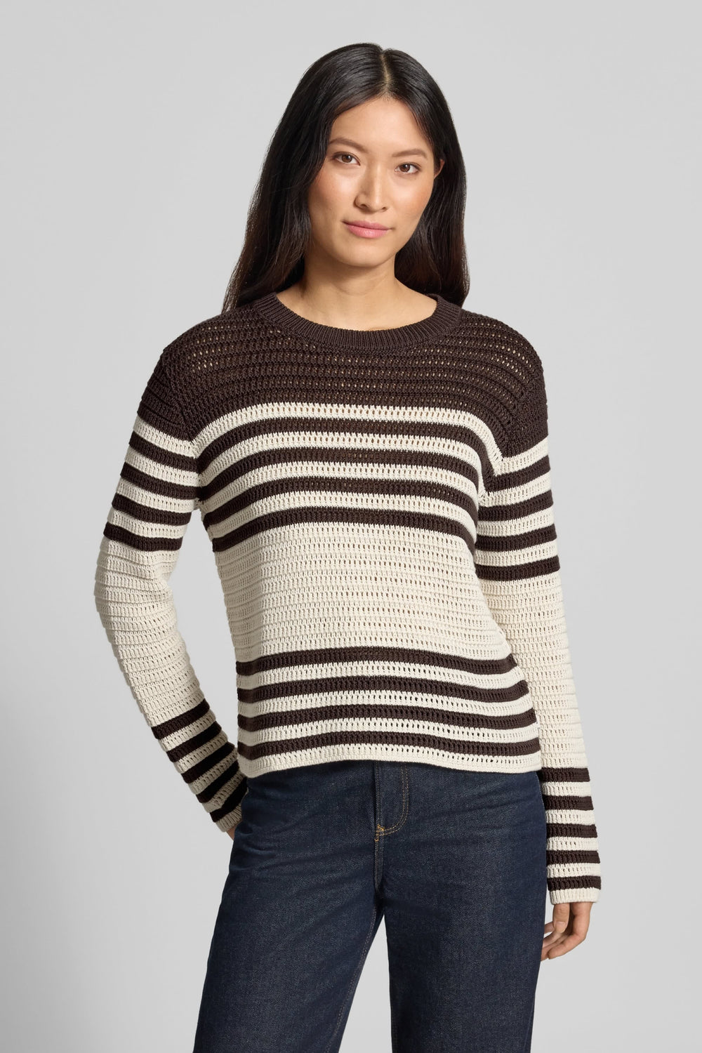 Tricot Lesley ajouré à rayures vue de face pour femme Brax